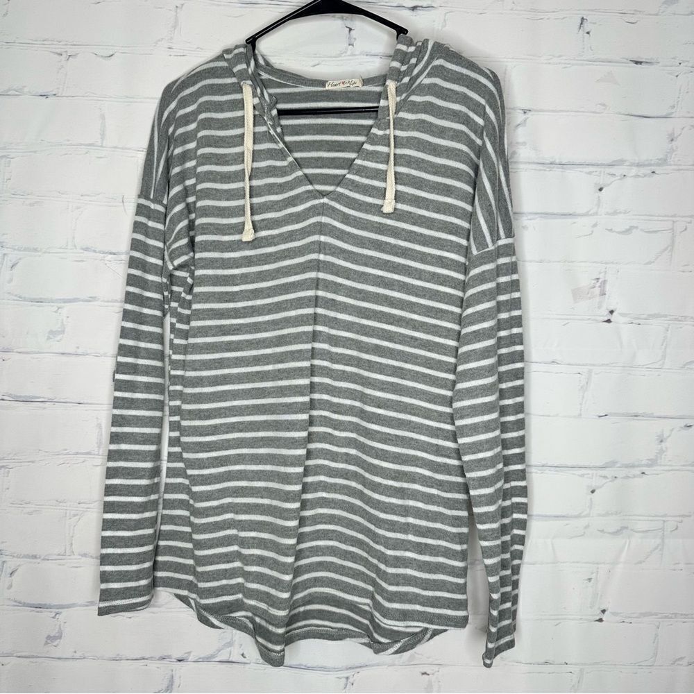 Heart & Hips large hoodie‎
